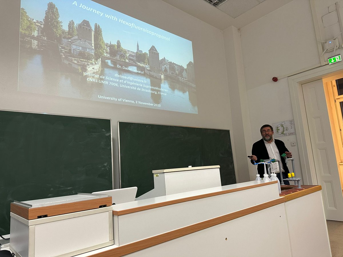 MaulideLab's tweet photo. Thank you @djpleboeuf for the exciting talk about HFIP-a magic solvent with so many applications💡
#MaulideGroup #HFIP #SupramolecularChemistry #TwitterGang https://t.co/Njlgk3Zu0U