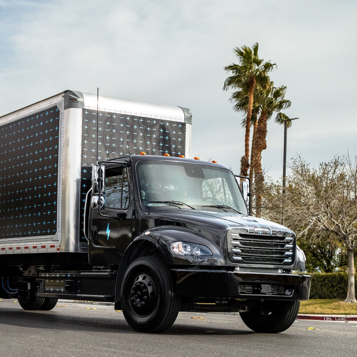 All-electric. All the power. But both the @freightlinertrucks #eCascadia and #eM2 have none of the emissions. The secret? Never stop innovating. #ThePowerBehindTheSwitch