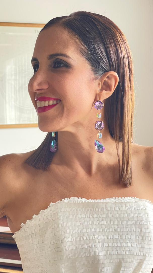 priscadavila's tweet photo. Gracias a Saray Villalobos por los accesorios para la alfombra azul💙

#PriscaDavila #sarayvillalobos #savaglam #accesorios #PremiosPepsiMusic #Edicion11 https://t.co/ADzhftUepk