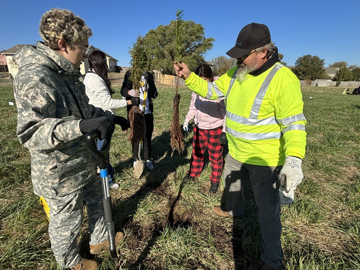 Today 80 Southeast High students are working with the city’s forestry division to increase the city’s tree canopy by planting nearly 700 trees at Alice Wall Park. The mayor has declared today Arbor Day in Wichita. <a href="/WichitaSEHS/">Wichita Southeast HS</a> <a href="/CityofWichita/">City of Wichita</a>