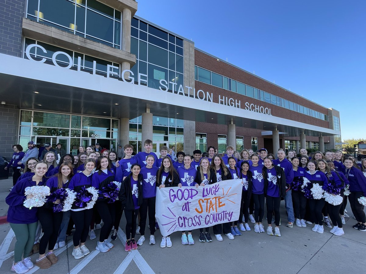 CSHS_Distance's tweet photo. What a tremendous State Meet sendoff for our #OxygenMonsters ‼️

Thank you to our parents @cshsbands @CheerCshs @MissK73_ @CSHighSchool @msahmedtech @J_Grimes00 

We feel the love💜

#StepUpShowUp https://t.co/y0p41QQZ7l