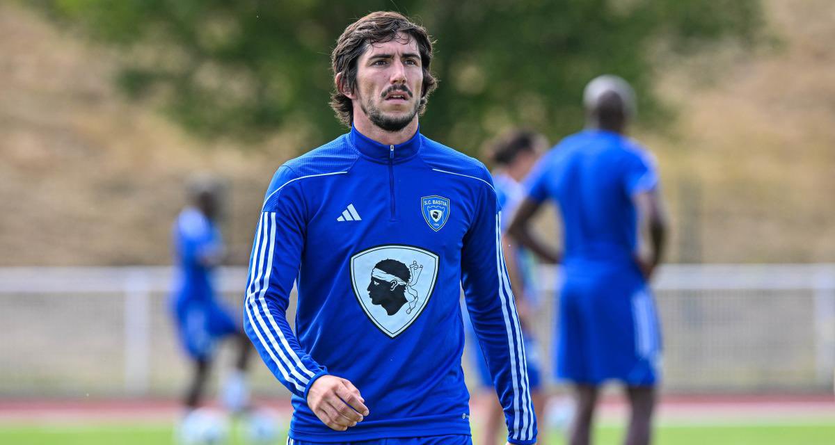 DonFcgb's tweet photo. [#Adversaire🧐]

❌ 4️⃣ joueurs du @SCBastia seront absents pour affronter les @girondins samedi 1️⃣9️⃣H au @StadeFuriani :

🚑 @GuidiDume 
🚑 Florian #Bianchini
🚑 Julien #Maggiotti
🚑 Florian #Bohnert 

🔜 Incertain : 

⌛️ Facinet #Conte 

#SCBFCGB #Girondins #Ligue2 https://t.co/4YKxqUqmau