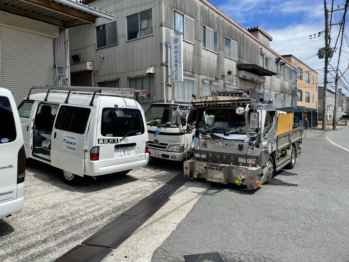 dTpTb's tweet photo. 俺のトラックのパーツ欲しい人連絡ください🙇🏻‍♂️

ボロボロですが😂 https://t.co/rGEOaYX44A