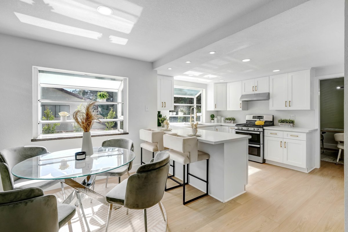 KusmantoTeam's tweet photo. 📷JUST LISTED !!!📷 Listed $1,188,000 at 16146 High Tor Drive, Hacienda Heights, CA 91745 - 4 Beds - 3 Baths - Sqft 2,722 | Lot size - 5,255
https://t.co/6JVmoQgbDc https://t.co/UNIHvboNQY
