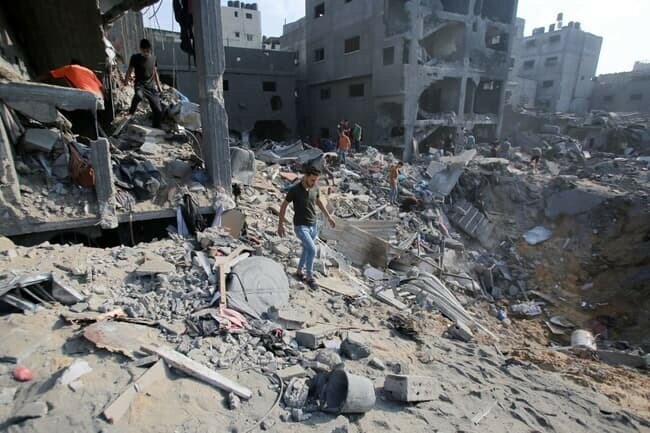 🔴 EN DIRECT 
Guerre Israël-Hamas: le peuple palestinien "court un grave risque de génocide", selon des experts de l'ONU l.bfmtv.com/SS6