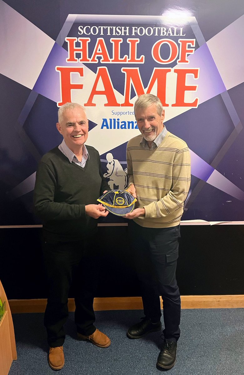 Football Memories cap presentation 🧢⚽️ Robert Harvey, regional coordinator for @FootballMemSco presents John Litster @pmpublications1 with a special cap in thanks for his contributions to football history & his fantastic presentation to the Hampden Club today. Thank you John!