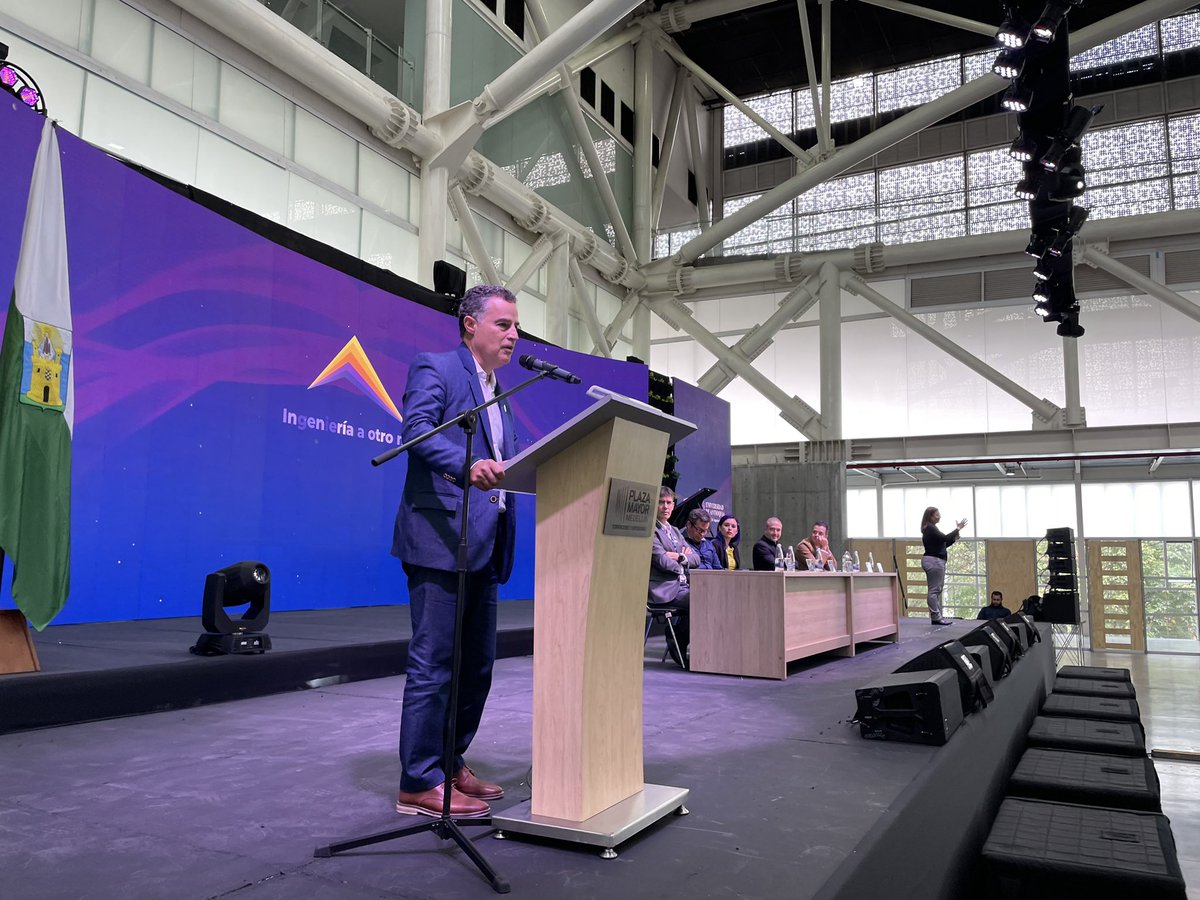 “Felicitamos a la Universidad de Antioquia y a Plaza Mayor quienes se han unido junto a otras instituciones para esta nueva versión de #EXPOIngeniería, deseándoles muchos éxitos, recodando además que la ingeniería antioqueña a contribuido al desarrollo y progreso de Colombia.”