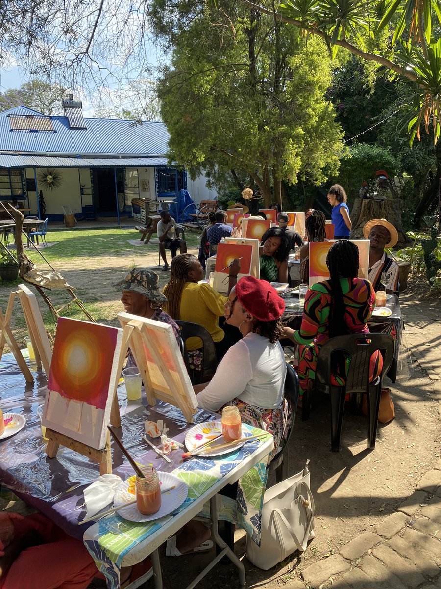 gracebeautychic's tweet image. Thank you @bhalawriters for such a peaceful Painting Poetry experience! Such a lovely relaxing Sunday in the garden! 🍷 🎨 Thank you @nomsahazel this was magical✨

#bhalawriters #peaceful #experiences #magical
