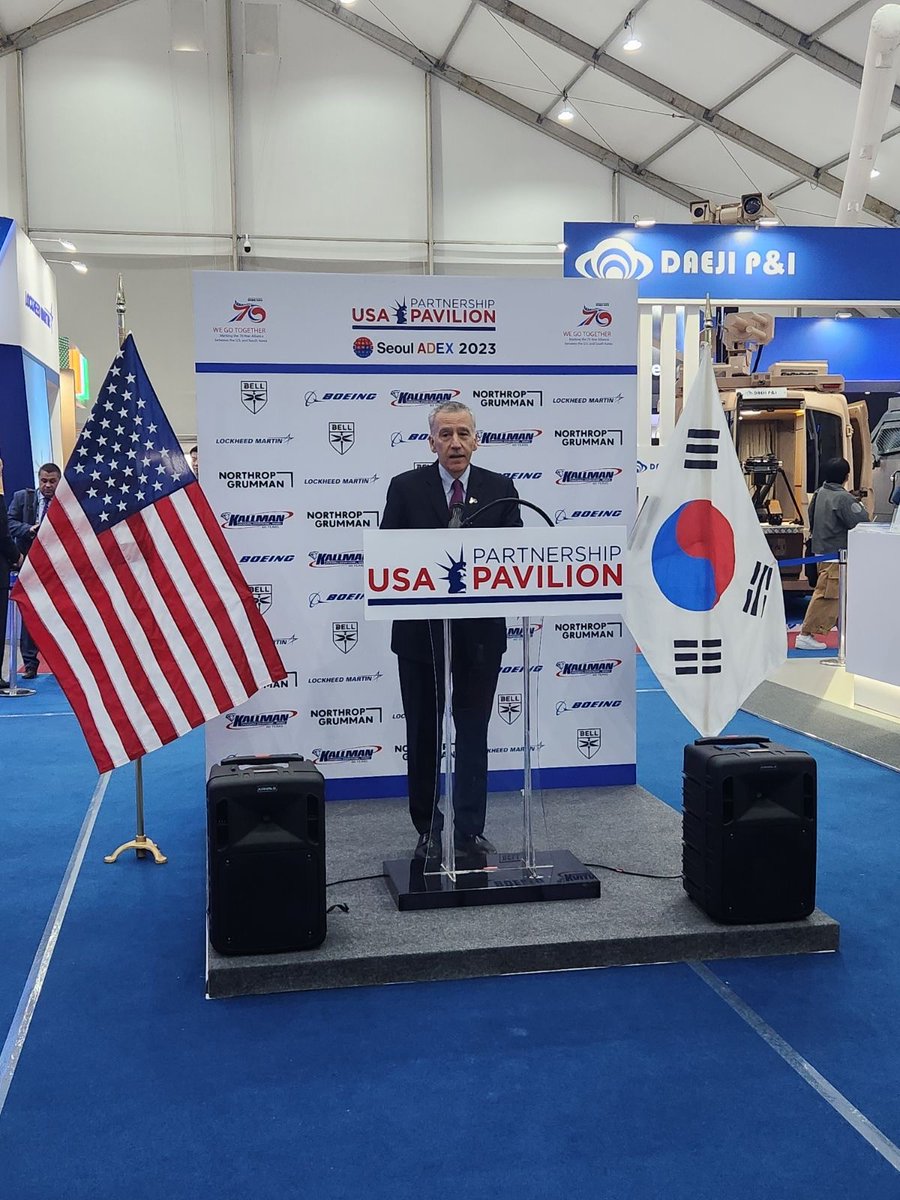 officialpdep's tweet photo. Another amazing engagement with one of the US Army's strongest #partnersandallies while visiting #ROK at #seoul #adex2023. 

#beallyoucanbe #thiswelldefend #digitaltransformation https://t.co/20GGGSmMkZ