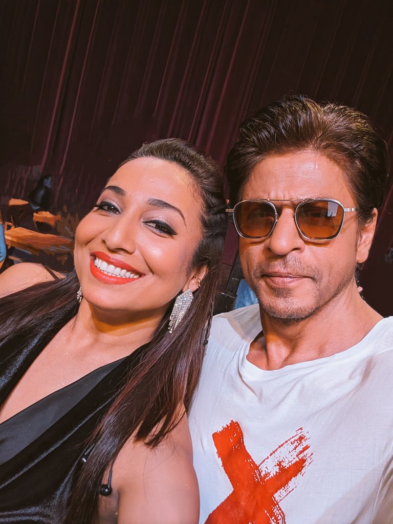 Hosting @iamsrk 's birthday is truly like celebrating my own, every year. His mere presence is love, and his wit has us in splits. He spent time taking photos with All 600 of his fans. #MohabbatMan for life, Mr Khan. #SRKDay #HappyBirthdaySRK