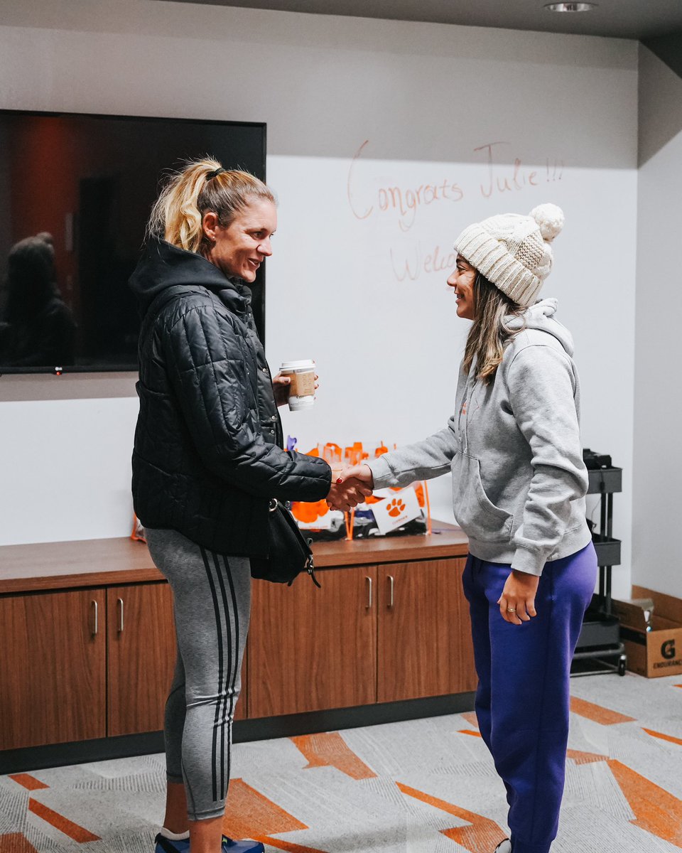 ClemsonWTennis's tweet photo. We had the opportunity to meet, discuss, and learn from Clemson Tennis legend Julie Coin 🐅 https://t.co/Llz6DKmFhD