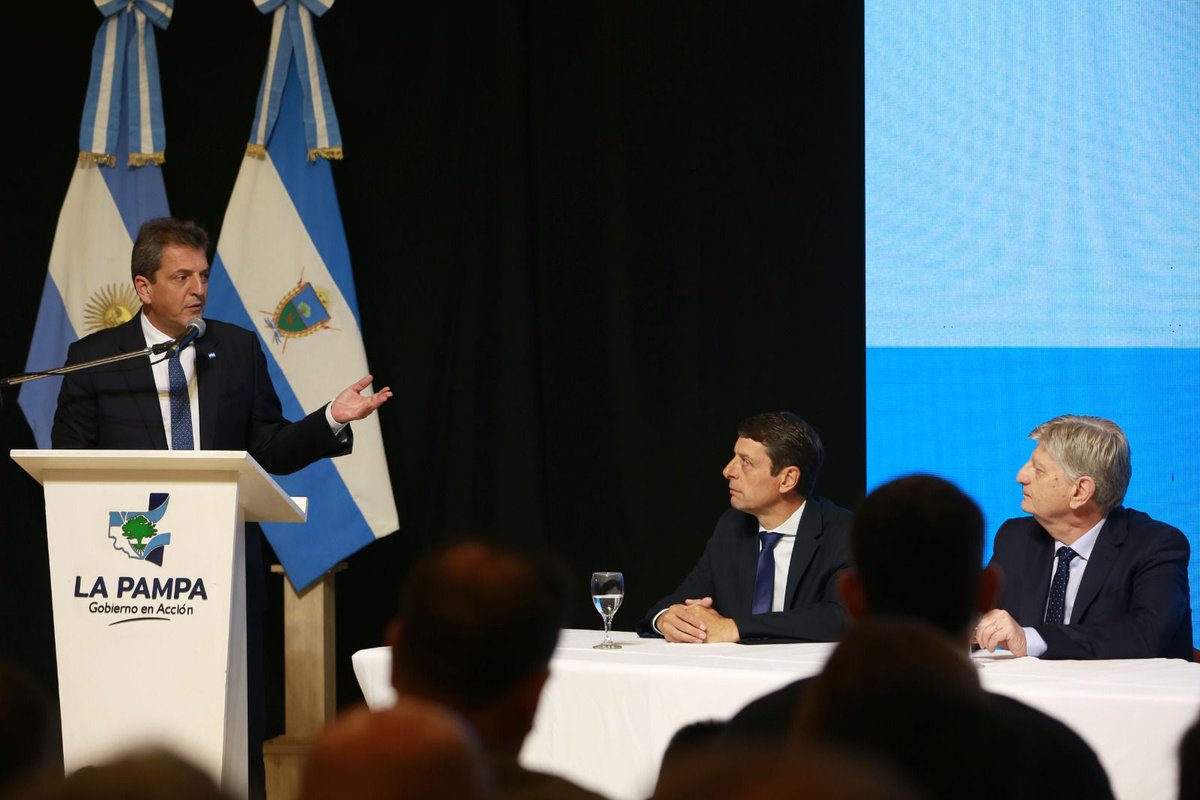 riojavip_'s tweet image. #XFIRE 🔥🔥🔥

MASSA EN LA PAMPA: 

“EL FEDERALISMO SE CONSTRUYE ACHICANDO ASIMETRÍAS Y GENERANDO IGUALDAD DE OPORTUNIDADES PARA LA EDUCACIÓN Y EL DESARROLLO”

@SergioMassa