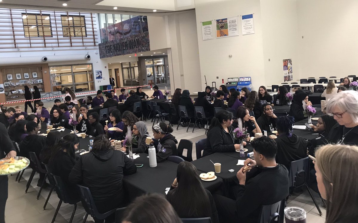 Meanwhile at the <a href="/StFXSOS/">St Francis Xavier CSS</a> Newcomer Breakfast celebration . . . 
(Thanks to everyone who made this great event possible!) #hcdsbesl #hcdsbml