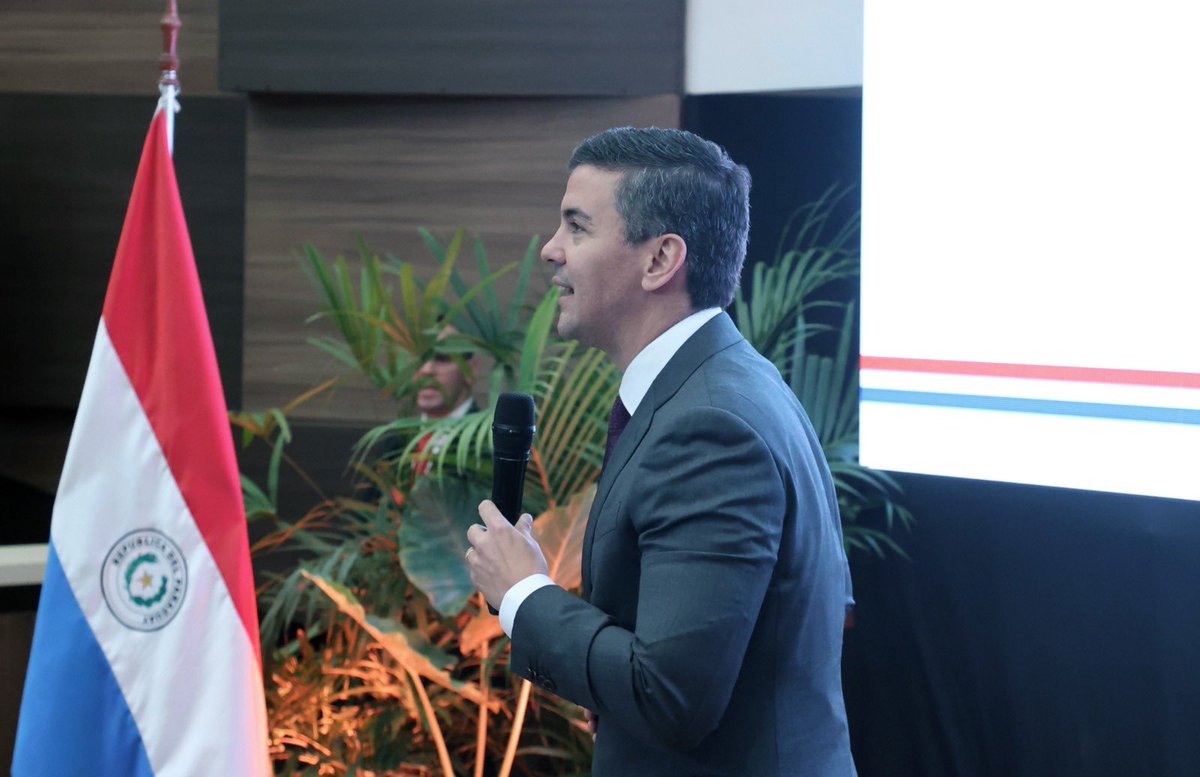 SantiPenap's tweet photo. Paraguay forestal para el mundo. El día de hoy presentamos el Visor de Inversión Forestal del INFONA, una plataforma que permitirá visualizar las zonas con potencial para la inversión forestal en el país para empresas, inversores y partes interesadas, generando oportunidades para el crecimiento económico y social del sector. #GobiernoDelParaguay