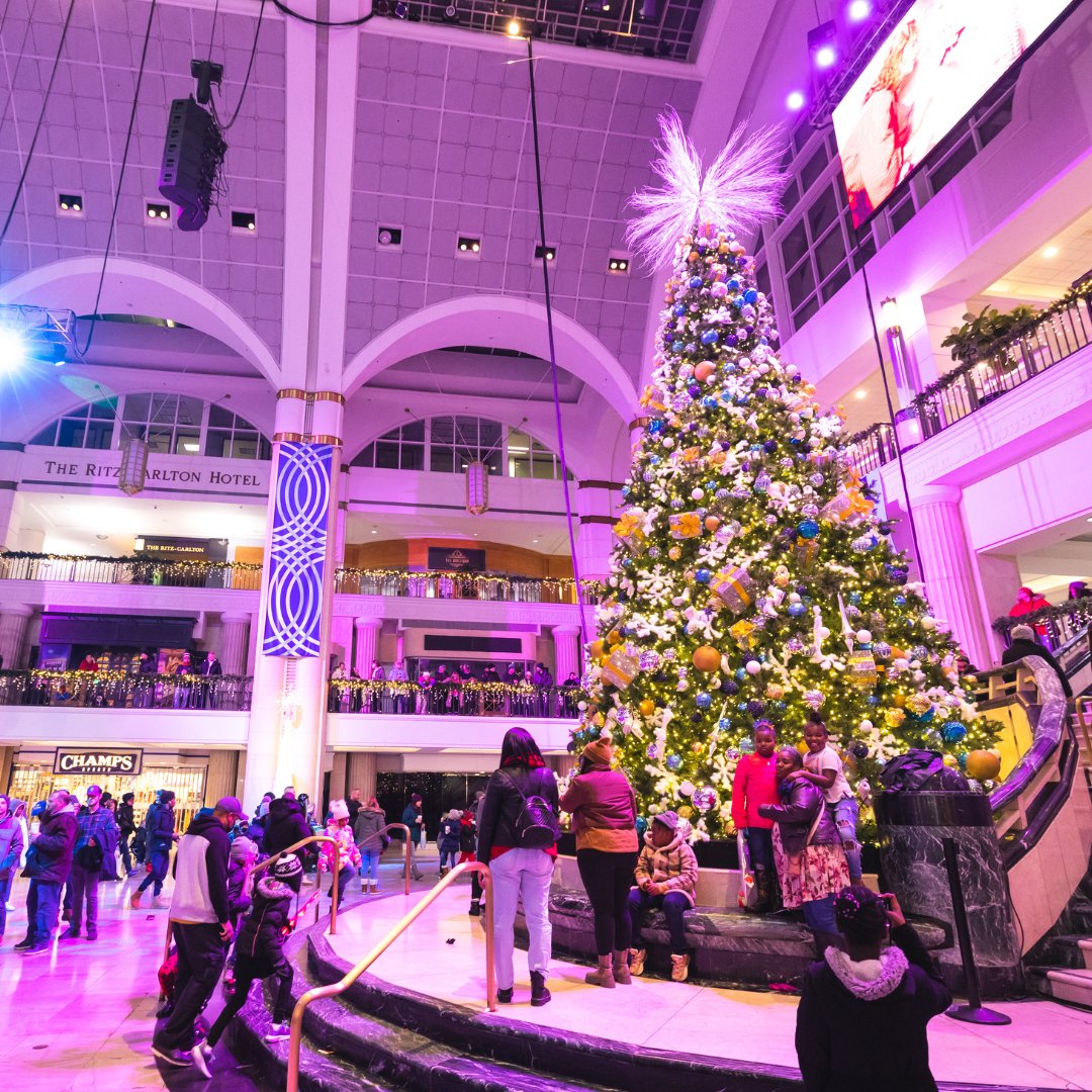 TowerCityCLE's tweet photo. πβ¨ Get ready to be dazzled by holiday magic at Tower City Center! Don't miss out on all the festive fun we have planned! Visit https://t.co/zERxy7ylAb for the latest updates, exciting events, and special announcements. #TowerCityCLE #ThisIsCLE #CLEKids #TowerCityForTheHolidays https://t.co/gg470am0gJ