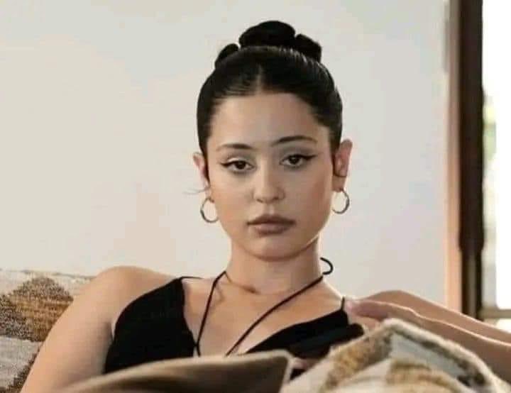 ttaniiavizuett's tweet photo. mi cara cuando vienen hipócritamente a platicar conmigo después de que me enteré de q hablaron de mi https://t.co/d6Y0O7KqcN