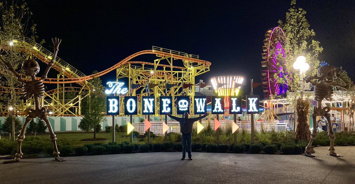 tmaxine76's tweet photo. @cedarpoint Our favorite place ❤️ 🎢 https://t.co/B64UwoKTTF