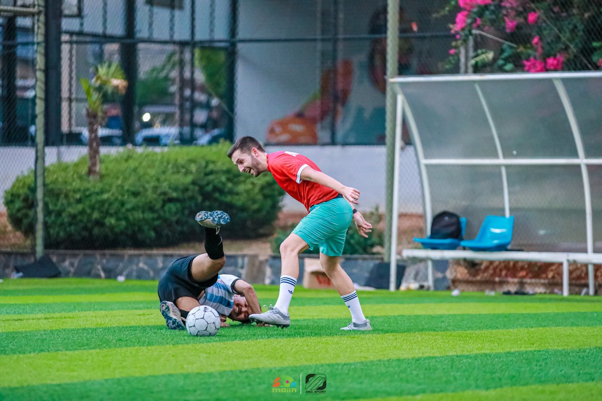 AlexAlguacil8's tweet photo. No todo es jugar por aquí!
Una pachanga top ayer entre staff y jugadores de la IFeLeague 1 y 2! #Indonesianefootballeleague #Ifel https://t.co/f9gLDEJ8ml
