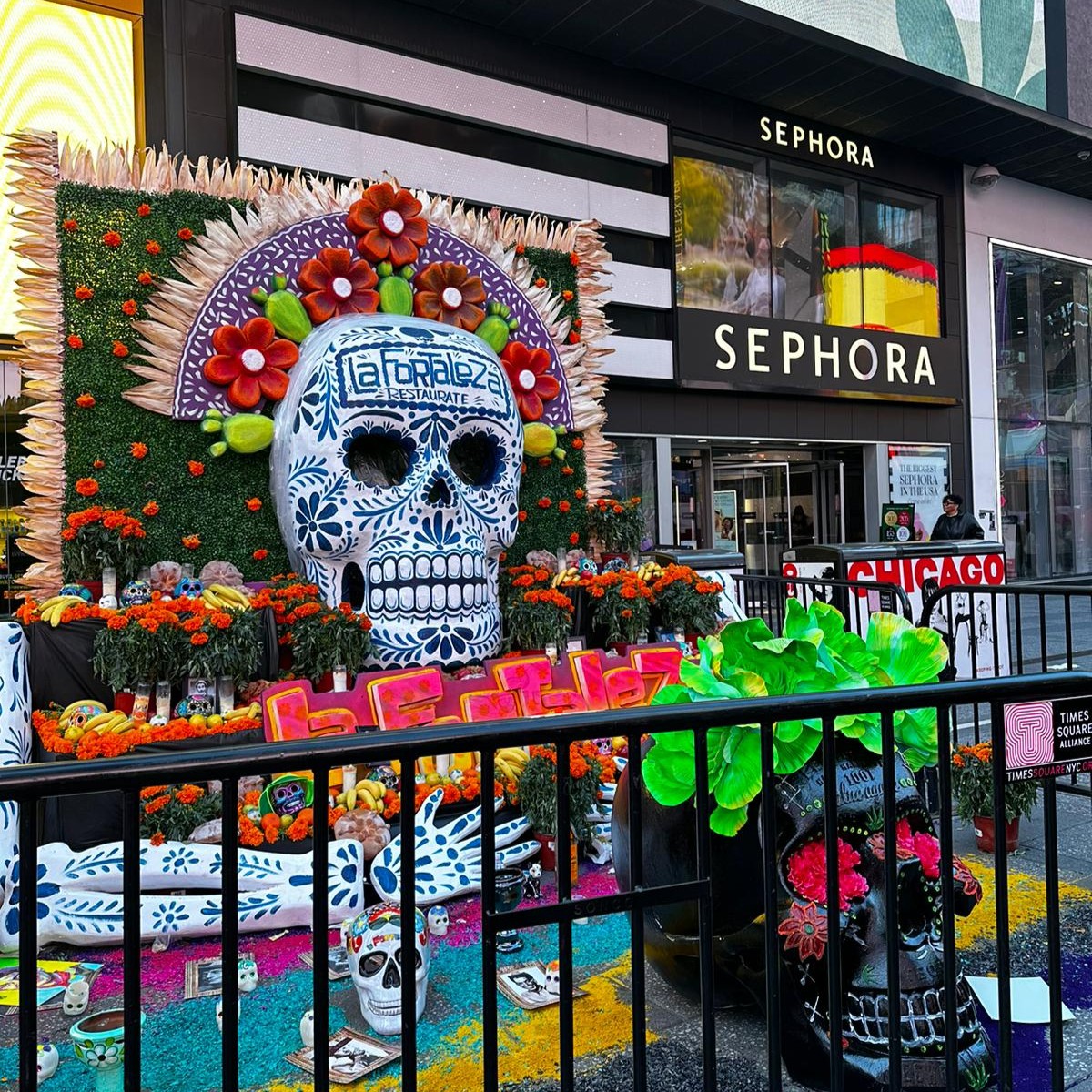 MiFamiliaVota's tweet photo. 🌼💀 FELIZ DIA DE LOS MUERTOS💀🌼 Mi Familia Vota has joined NYC DOT as well as The Mayor’s Office of Immigrant Affairs (MOIA) and various community partners to celebrate #DDLM.
Check out our press release: https://t.co/x7Zqwxv0RB https://t.co/G2bylSE4Mm