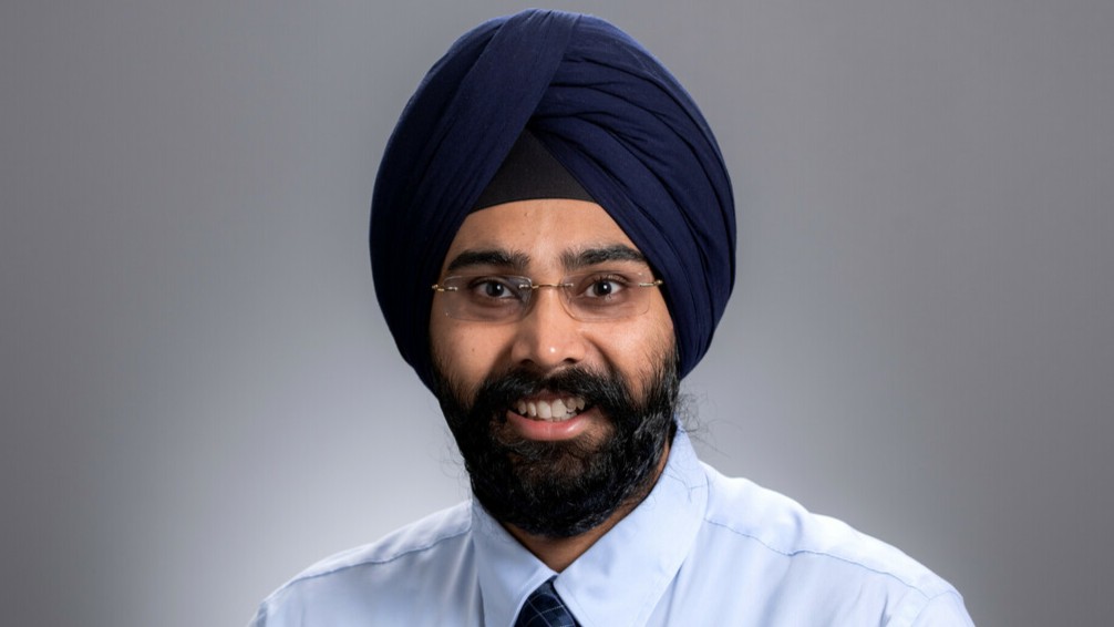 UAB Department of Medicine (@uabdeptmed) on Twitter photo 😆 Please join us in giving Dr. <a href="/ChadhaAwal/">Awal Chadha</a> an OFFICIAL welcome to #UABHematologyOncology!
Chadha joined #ABIMResearchPathway in 2016 & completed his post-doc training in the lab of Dr. Casey Weaver!
🤗 We're thrilled you chose to continue your journey at UAB, Dr. Chadha! 🐉 😆 Please join us in giving Dr. <a href="/ChadhaAwal/">Awal Chadha</a> an OFFICIAL welcome to #UABHematologyOncology!
Chadha joined #ABIMResearchPathway in 2016 & completed his post-doc training in the lab of Dr. Casey Weaver!
🤗 We're thrilled you chose to continue your journey at UAB, Dr. Chadha! 🐉
