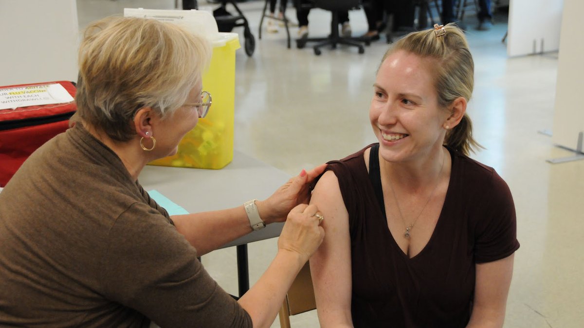 AHS_media's tweet image. Get immunized. Vaccine appointments are open for booking. To learn more and to book an appointment, visit ahs.ca/vaccine, call 811, your primary care provider or your local pharmacy, or text ‘flu’ or ‘COVID’ to 88111. #GetImmunized
