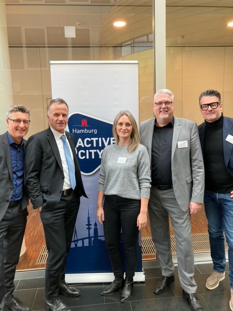 Bildungsbau's tweet photo. Heute haben wir am Symposium „Stadtentwicklung DURCH Sport II“ teilgenommen. Diskutiert wurde unter anderem über die Entwicklung von (öffentlichen) Räumen für Bewegung und Sport in der Stadt.
#GMH Sport vertritt den Bildungsbau als aktiver Partner der Global #ActiveCity. https://t.co/TifYzn3uta