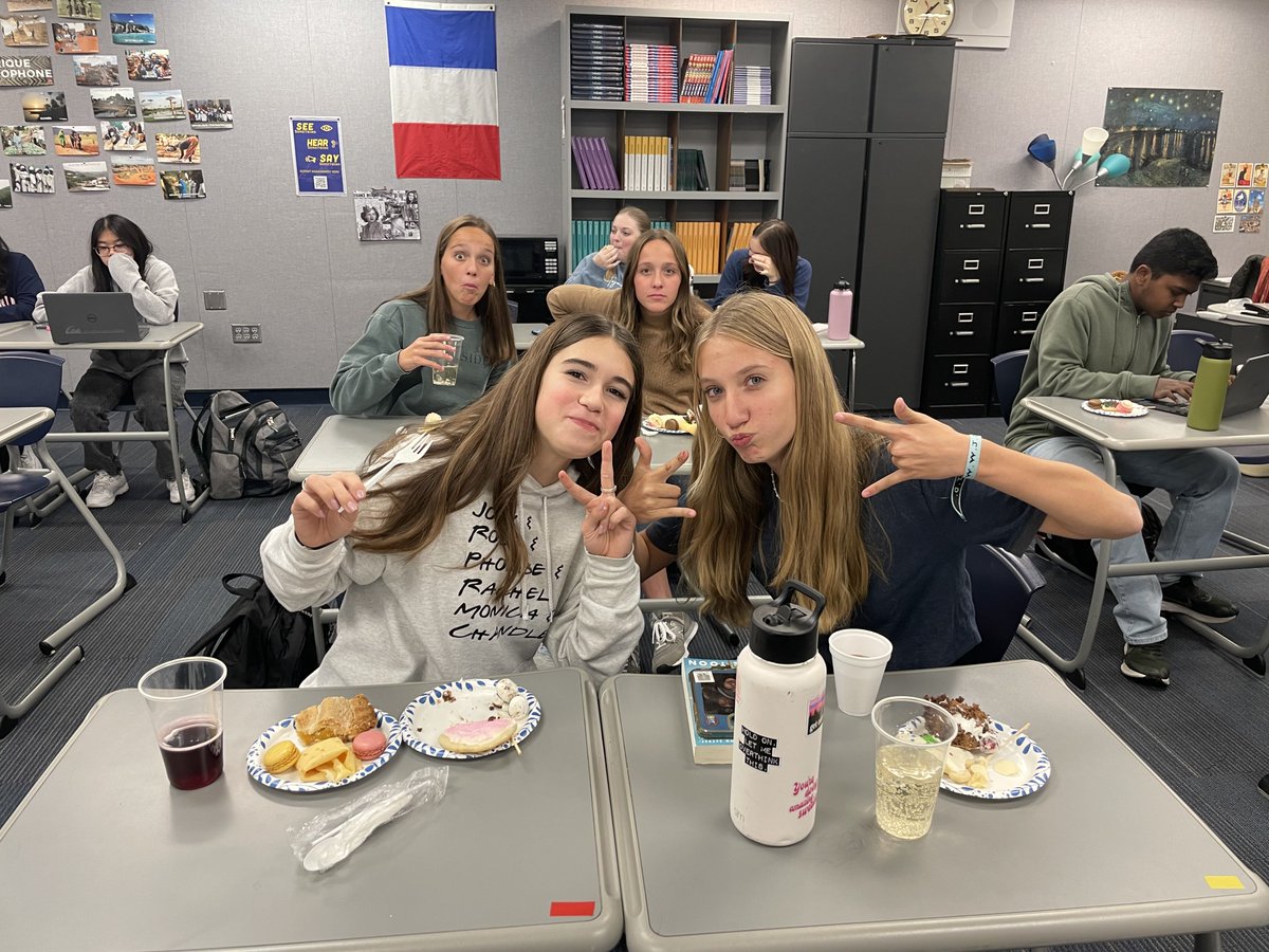 Mme_Duncan's tweet photo. Holiday food day in French 3/4 @OlatheSouthHS @OlatheWl 
Crêpes, bûche de Noël, tarte aux pommes, biscuits, thé à la menthe, etc. https://t.co/2SNrJxK3uP