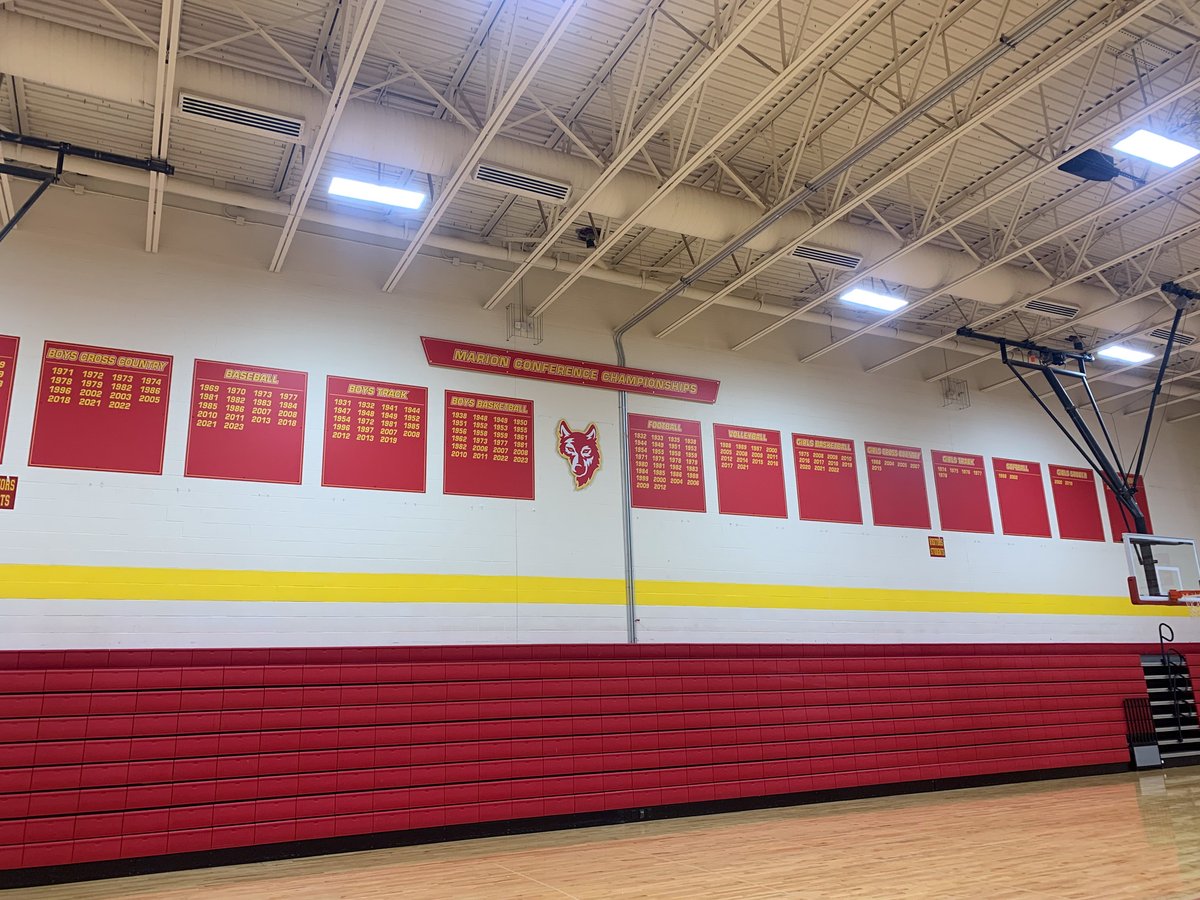 VarsityGroupDSM's tweet photo. These sleek signs are great for any gym! @Marion_ISD added some champion signs in the gym!
Contact Adam at adam@varsitygrp.com for all your Iowa signage needs!
#Marion #VarsityGrp #IowaSchools https://t.co/OokT3OhxAl