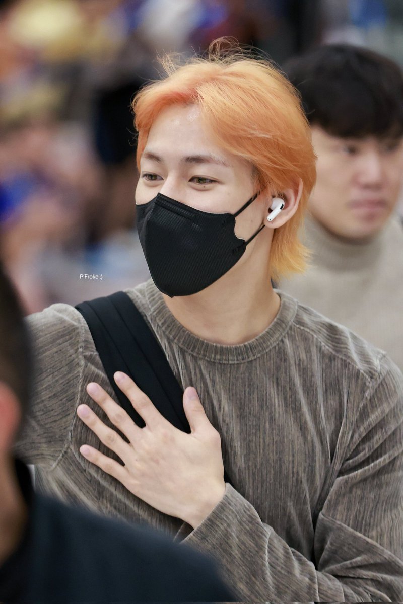 น้องยังไม่ทันบินก็คิดถึงมาก ๆ แล้ว 
รักนะครับ แล้วพบกันใหม่ 💚
BAMBAM BACK TO KOREA
#แล้วเจอกันนะแบมแบม