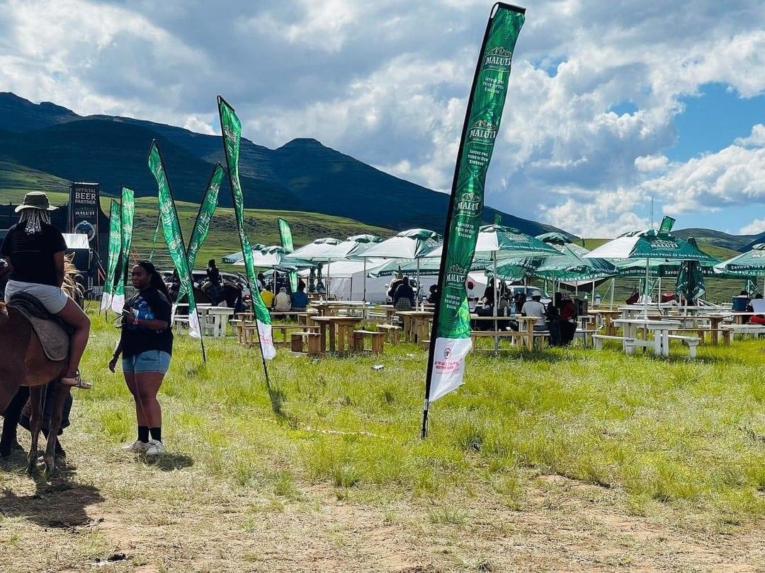 Motlatsi_RC's tweet photo. 🇱🇸Enjoy your freedom in the mountains,getting closer to the Maletsunyane Braai Festival weekend,be part of the crowd.

#VisitLesotho #MaletsunyaneBraaiFest  #DiscoveryTravelLesotho 
🇱🇸🇱🇸🇱🇸🇱🇸 https://t.co/PJsXs7dhPE