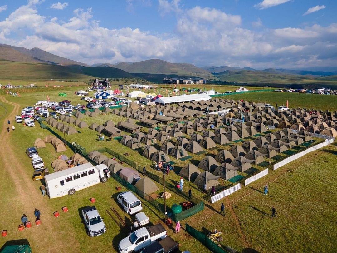 Motlatsi_RC's tweet photo. 🇱🇸Enjoy your freedom in the mountains,getting closer to the Maletsunyane Braai Festival weekend,be part of the crowd.

#VisitLesotho #MaletsunyaneBraaiFest  #DiscoveryTravelLesotho 
🇱🇸🇱🇸🇱🇸🇱🇸 https://t.co/PJsXs7dhPE