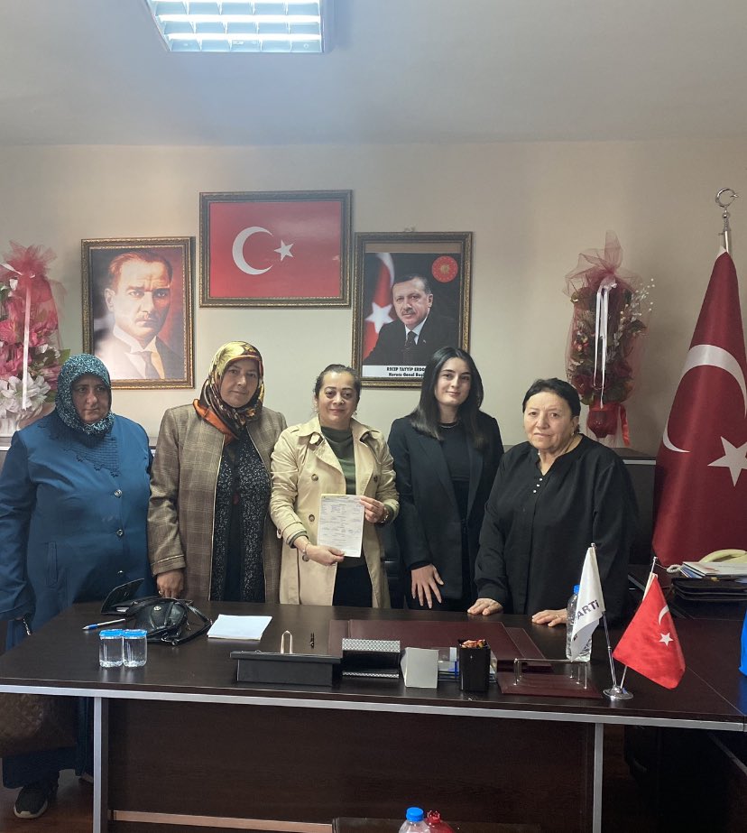 akkadinkars's tweet photo. İl Kadın Kolları Başkanımız @sara_zelal ;

Partimize üye olmak isteyen bayan arkadaşlarımızın üyelik işlemlerini yaptı.

Ailemizi büyütmeye devam ediyoruz. https://t.co/Ik2dFzxElM