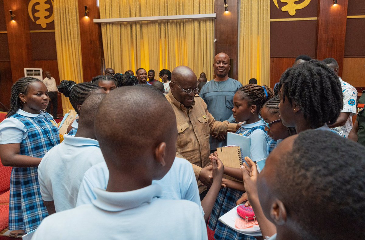 Association_Sch's tweet photo. PYP4 students were graced with the opportunity to interact with H.E. Nana Addo Danquah Akuffo-Addo &amp; learn more about the duties of the president for their Unit on Government.We are grateful to the President &amp; the entire presidential staff.#aisghana #iamais https://t.co/kGjHl4XdVw