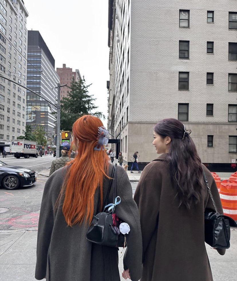 YUNJIN AND KAZUHA ?!