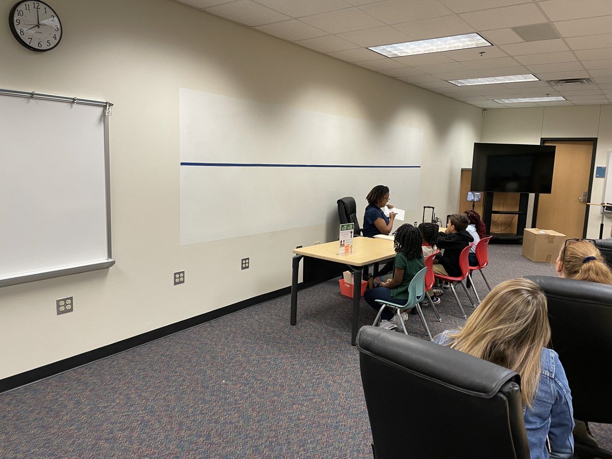 roxy_glass's tweet image. I love building teacher capacity. #modellesson #reading #plcs @TownsellElem