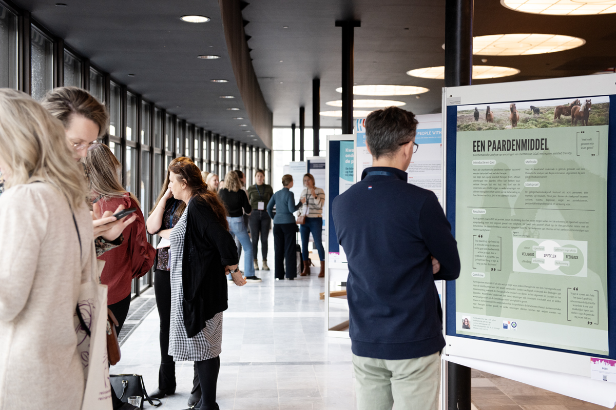 Een middag vol nieuwe kennis, netwerken onder het genot van een smakelijke lunch,  onderzoeksresultaten delen tijdens de postersessie.... Wat een goede sfeer deze eerste dag! ✨

<a href="/venvnvs/">V&VN VS</a>
#venvnvs #verpleegkundigspecialisten #jaarcongresvenvnvs