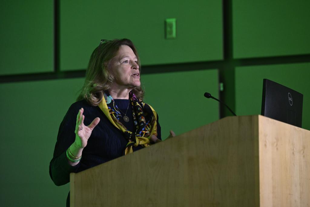 🌿🚀 Exploring the path to a sustainable future at #AccelerateVC with Dr. Ellen Stofan, Under Secretary for Science and Research at the Smithsonian and former Chief Scientist at NASA. Inspiring discussions on innovation and sustainability. #SustainableFuture #SmithsonianScience