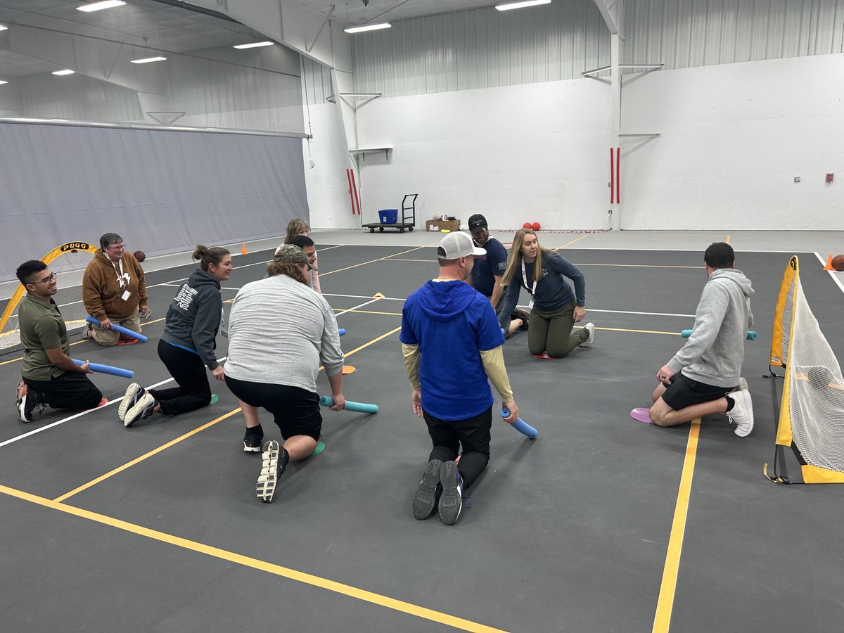 hoss1718's tweet photo. Knee Hockey @tnel81 ⁦@SHAPE_SD⁩  #sodakpe #SHAPESD23 https://t.co/DSnpT8uyW8