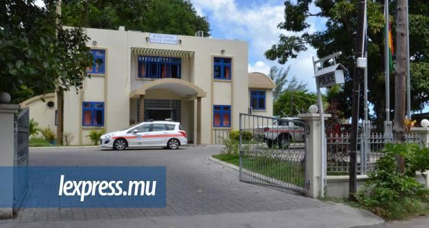 l'express tweet media