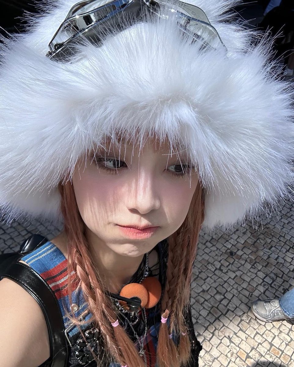 chuu pics tweet media