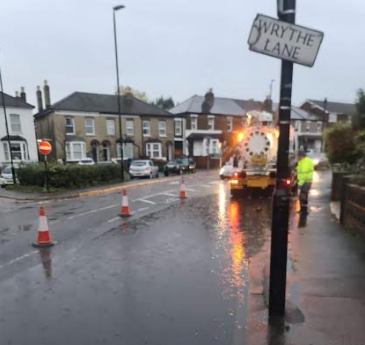SuttonCouncil's tweet photo. We are aware of flooding in Sutton and our teams are working hard to clear drains and manage the situation.

For the latest updates and how to report a flood, visit👇 
https://t.co/aXN16s8yVK https://t.co/5xpVnpfLj9