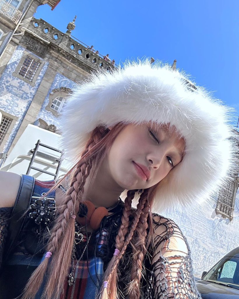 chuu pics tweet media