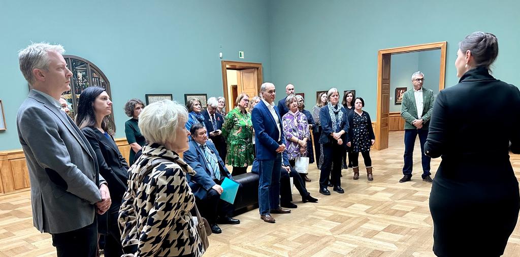 JamesWSquire's tweet photo. @BaselStadt @UKEmbassyBerne @baseltourism One of my favourite artists is Holbein, who worked in Basel 🇨🇭 as a young artist &amp; then in 🇬🇧

An incredible opportunity to participate in a gallery tour alongside @The_BSCC representatives &amp; 🇬🇧 community, viewing several Holbein paintings up close!

With thanks to @kunstmuseumbs https://t.co/DMiQgVgTZ8