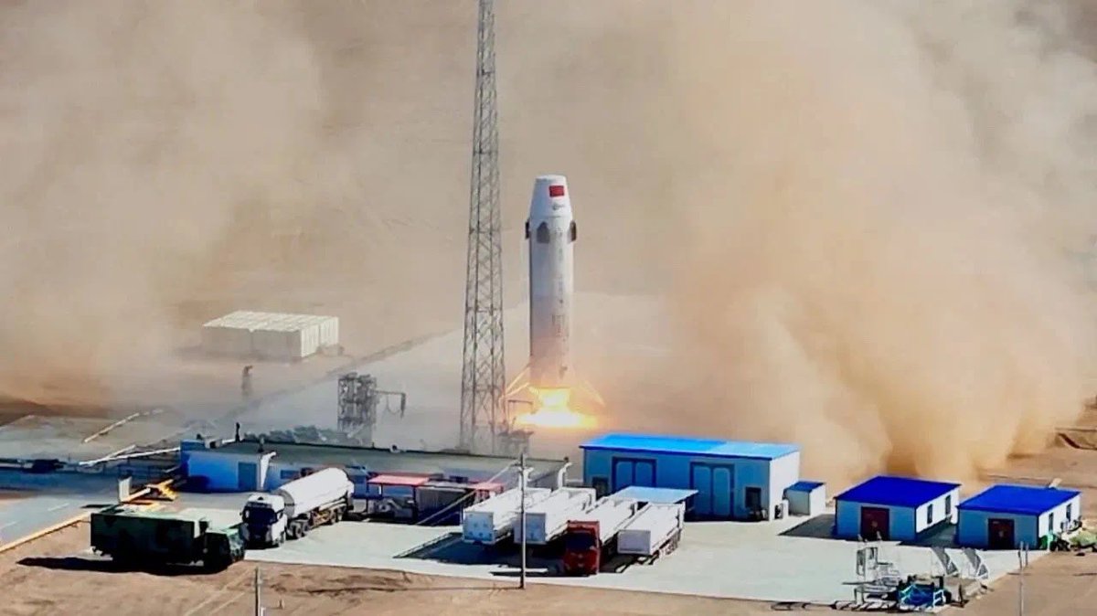 PointOrView's tweet photo. SPACEX CHALLENGER: China’s iSpace makes a giant leap in rocket reusability with a successful ~200m VTVL #hoptest of its Hyperbola-2 stage. This marks a significant milestone in China’s space capabilities. 🇨🇳🚀WATCH: https://t.co/vDAKZeU6PM  #Hyperbola2 #ChinaSpace #iSpace https://t.co/ak59ZiQdHG
