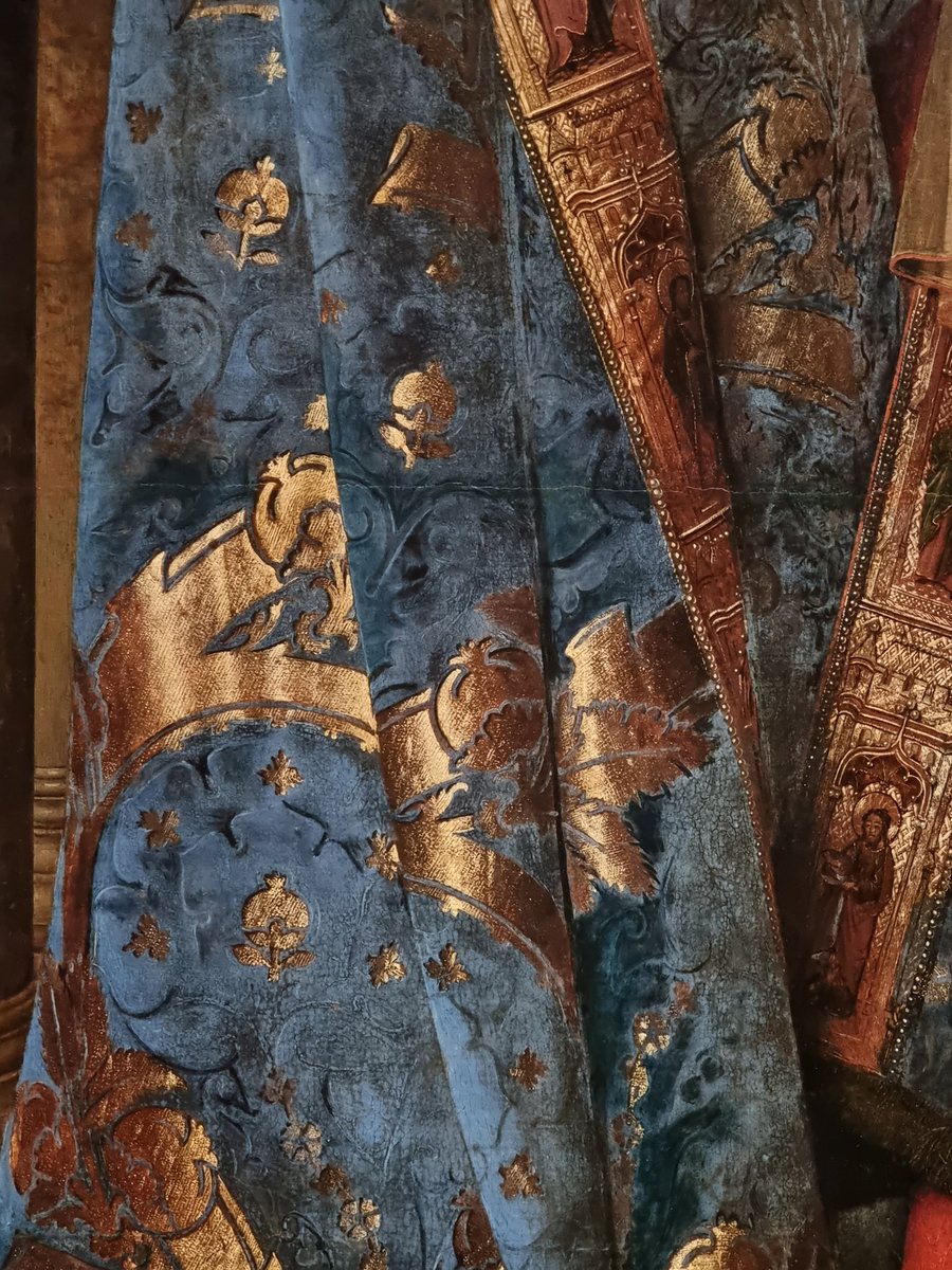 Bh_remi's tweet photo. Les textiles chez les primitifs flamands ou l'art de l'illusion. @MuseaBrugge https://t.co/exL65zV82V