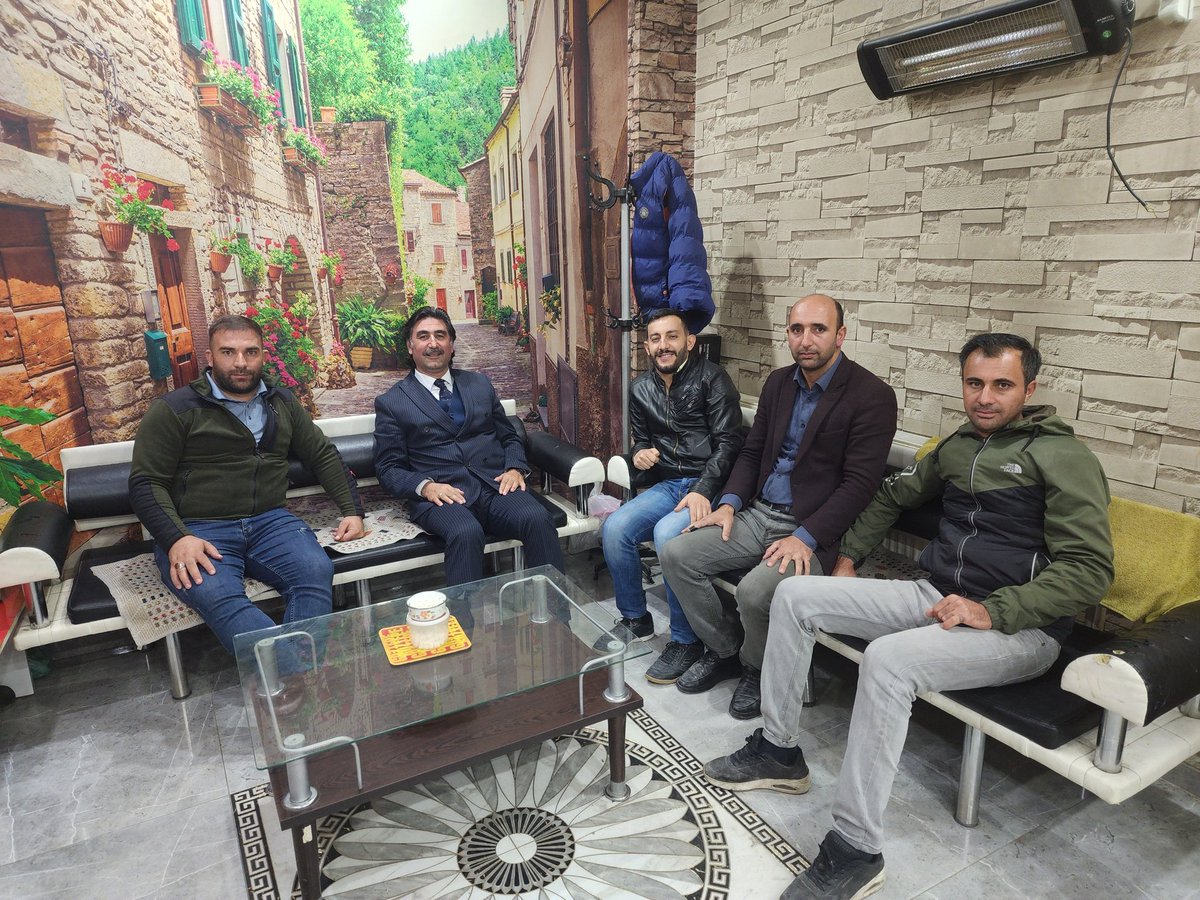 murat89sk's tweet photo. Belediye başkanımız Sn. İsmet Taşdemir ile 2023 2024 sezonunu değerlendirdik. Her zaman olduğu gibi gençlerimize ve ve spora olan desteğini esirgemiyecegini belirttiler. Kendisine kulübümüz ve gençlerimiz adına teşekkür ederiz. @ismettas04 @h.rahmial @ekremykr0 @emrullahkaya1453 https://t.co/nOF1aRYlp6