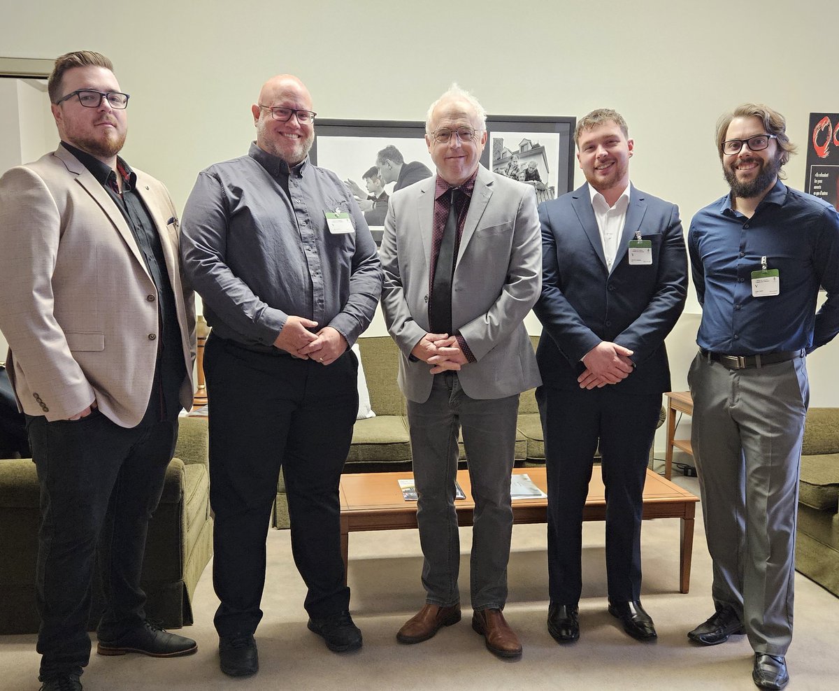 trudel_denis's tweet photo. Belle rencontre ce matin à Ottawa avec les représentants québécois, et même longueuillois,  des   Travailleurs et travailleuses unis de l'alimentation et du commerce. 
Solidarité avec les travailleurs de ce secteur névralgique. 
@UFCW #TUAC https://t.co/0lr6hJ8QGw