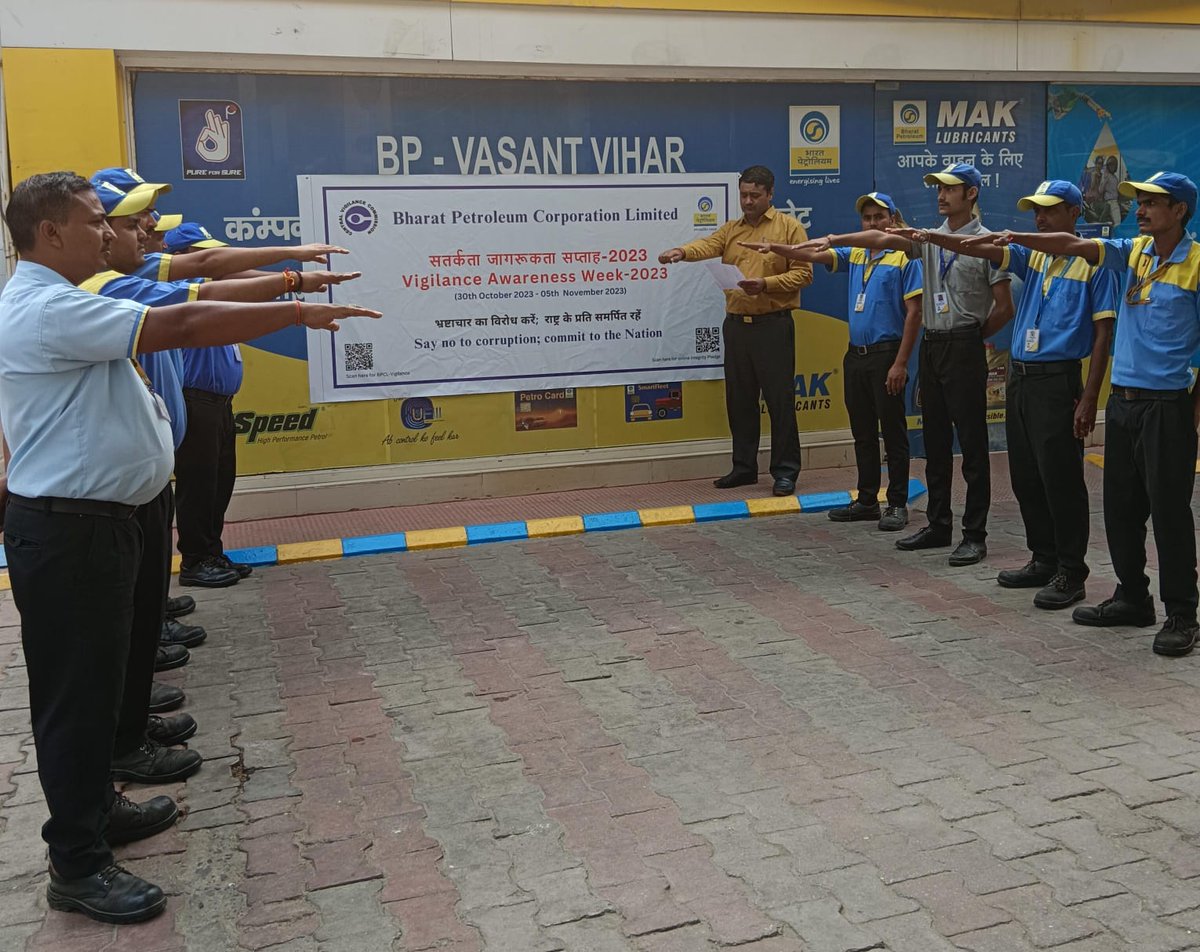 #VAW2023 #BPCLVAW2023 @BPCLimited @BPCLRetail @CVCIndia @CVOBPCL @PetroleumMin Pledge taking at retail outlets of Delhi Territory