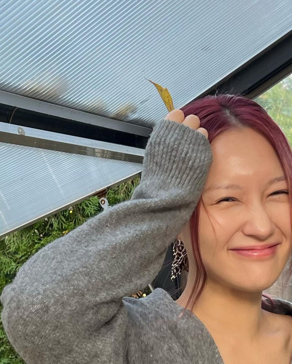 Onnykawi's tweet photo. @OceanLove1707 My bias is Lee Siyeon! https://t.co/Bqt5xzEHwx