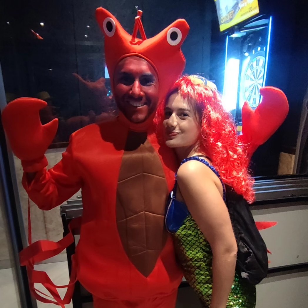 reggaetonpare's tweet photo. Mesdames et Messieurs!

🦀❤️Això és avui!
Penúltim dijous que vos donam sa turra!

Però ara fora bromes: escoltau i compartiu!❤️🦀

Amb voltros anirem sempre cap envant☺️🥰 https://t.co/d6pSHFlRS0
